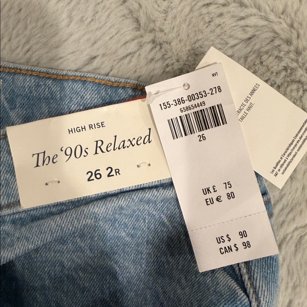 Abercrombie & Fitch 90s Relaxed Jeans High Rise Light Wash Size 26 NWT - Picture 8 of 9